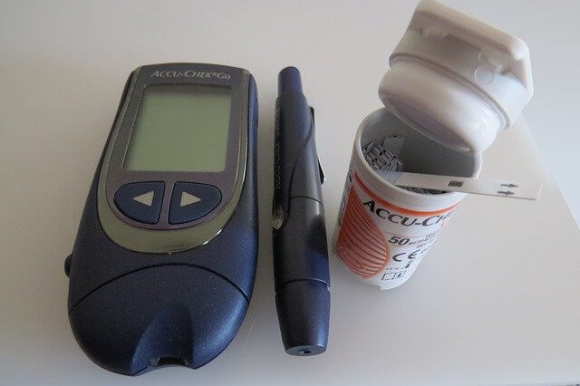 医療 看護 介護 病院 無料 フリー イラスト 写真 素材 Free めでぃぽ Medipo 糖尿病 Diabetes 血糖測定器 Glucose meter